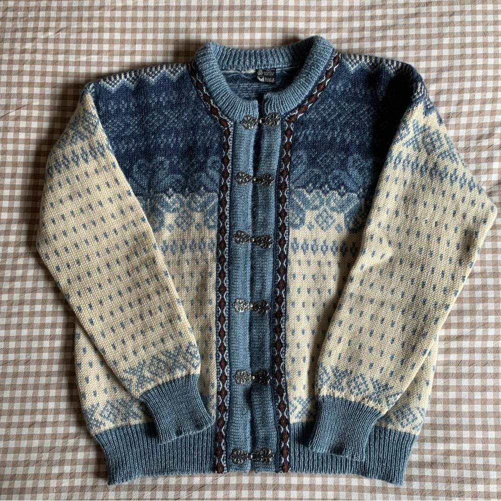 Vintage 90s Dale of Norway Blue and Cream Nordic Fair Isle Wool Cardigan